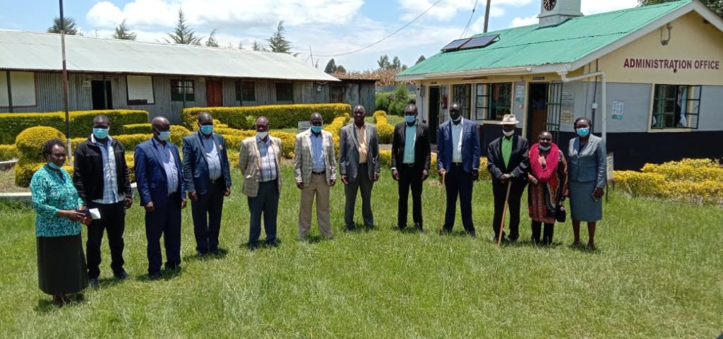 SERGOEK Officials & Old Iron Sheet Building